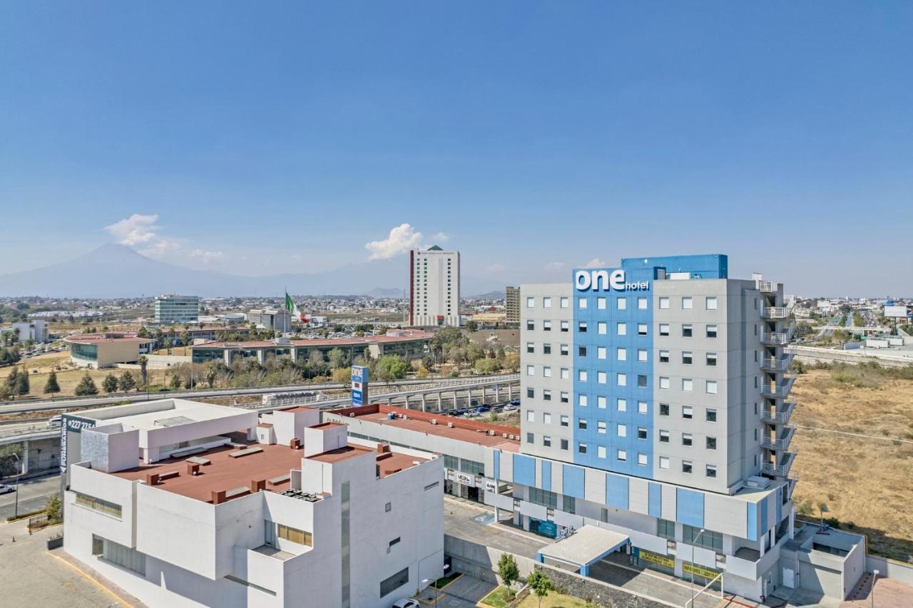 One Puebla Angelopolis Periferico Hotel Bagian luar foto